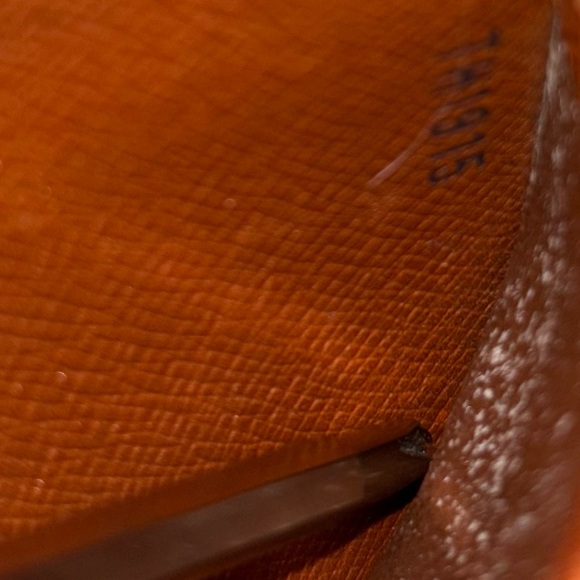 Authentic PreOwned Louis Vuitton Card Wallet - Picture 7 of 7